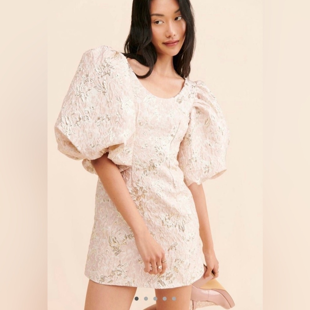 Sister Jane puff sleeves dress
Size XS